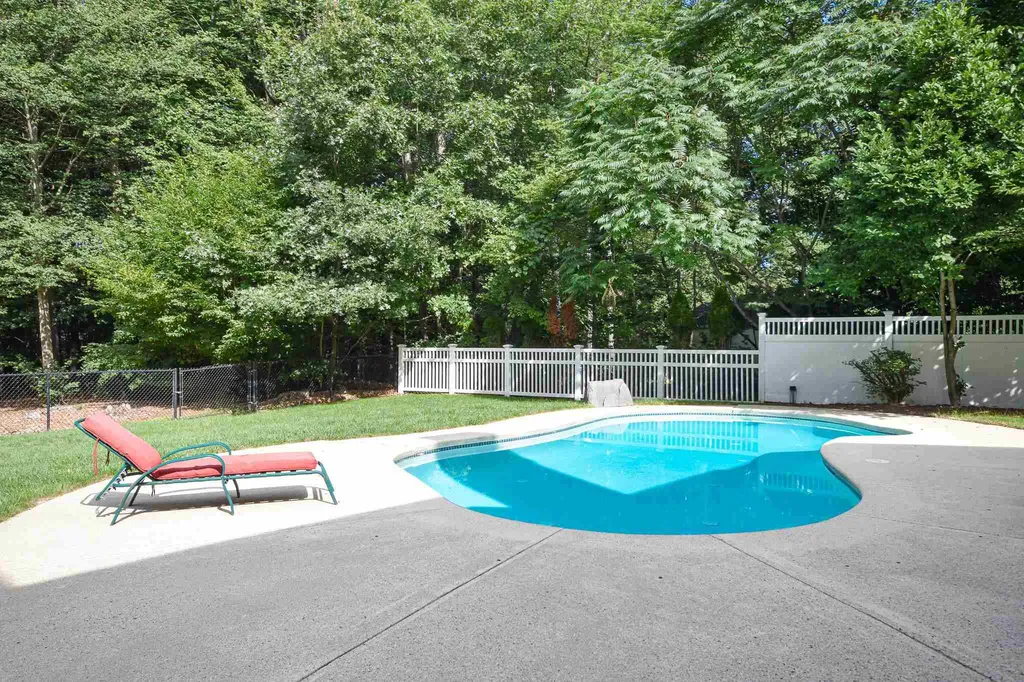 18 Quaker Lane Dover NH 03820