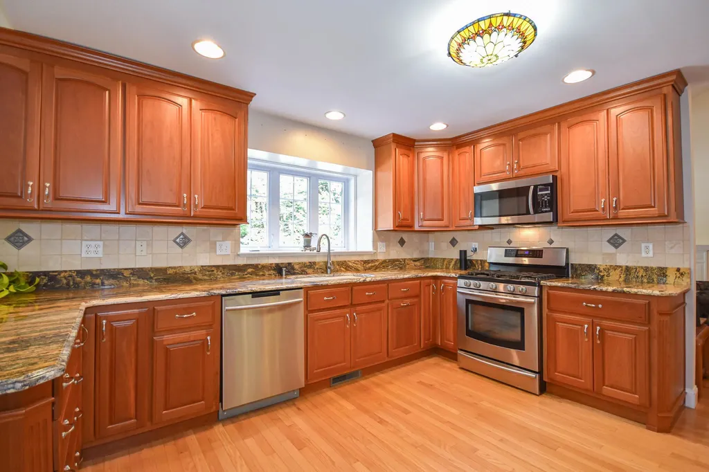 18 Quaker Lane Dover NH 03820