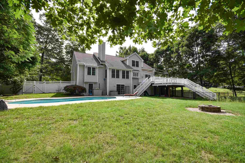 18 Quaker Lane Dover NH 03820