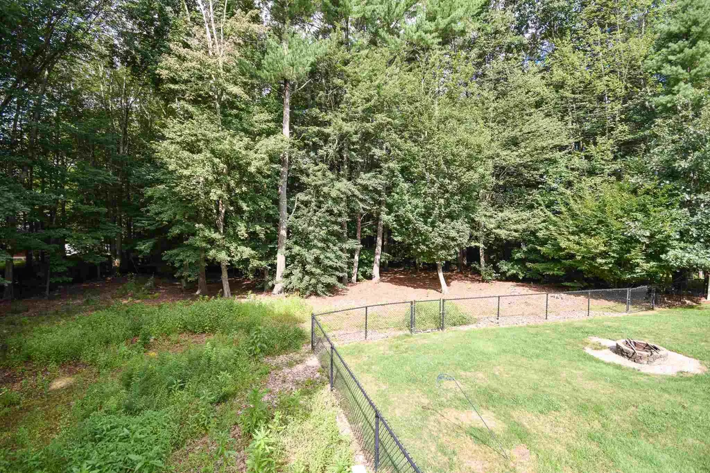 18 Quaker Lane Dover NH 03820