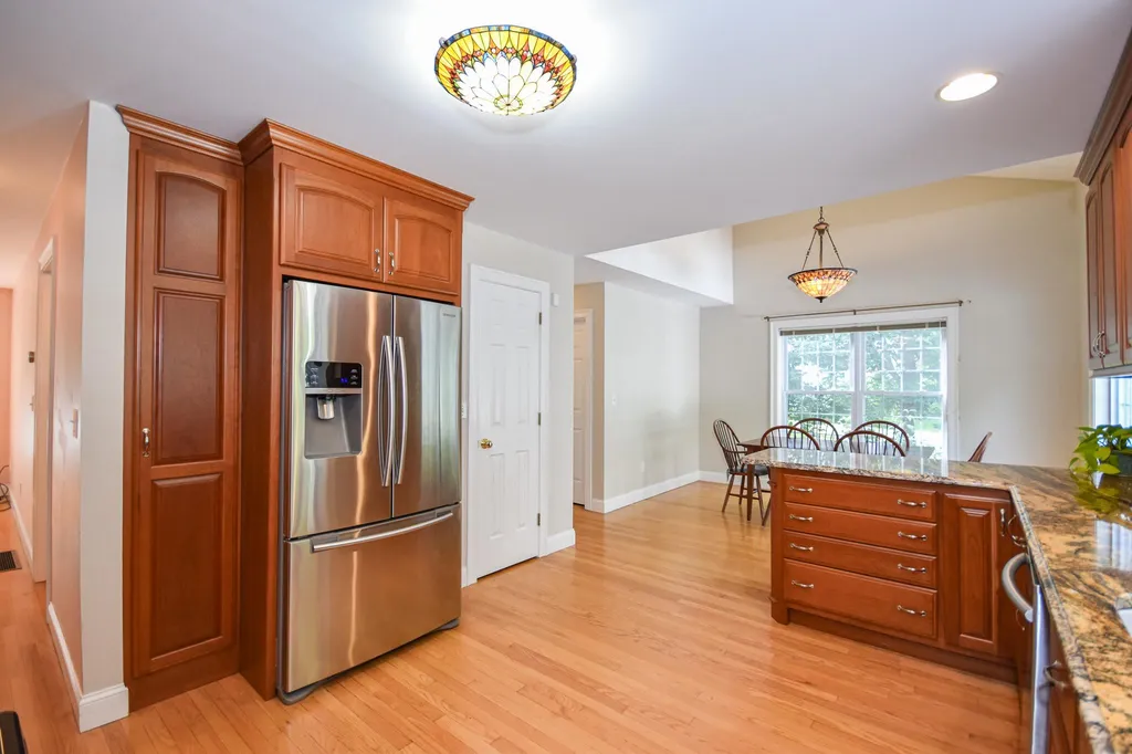 18 Quaker Lane Dover NH 03820