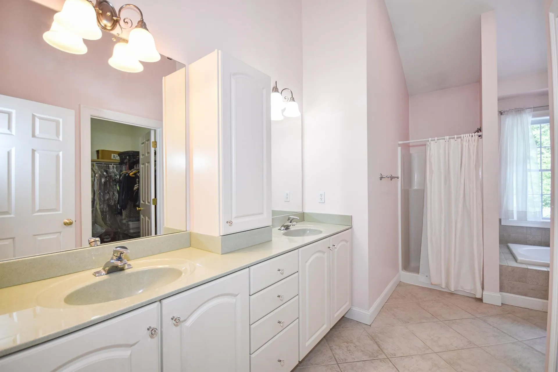 18 Quaker Lane Dover NH 03820