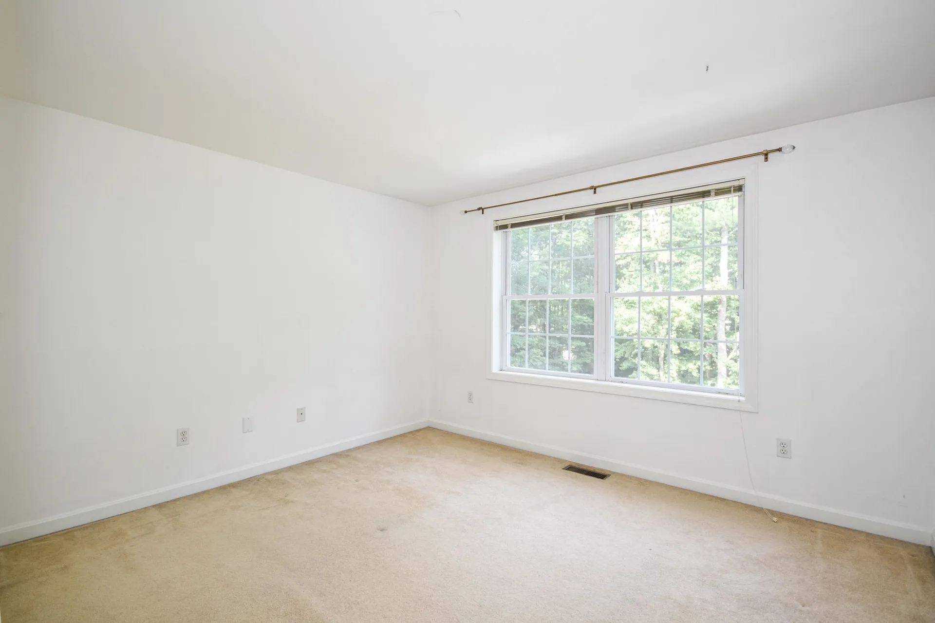 18 Quaker Lane Dover NH 03820