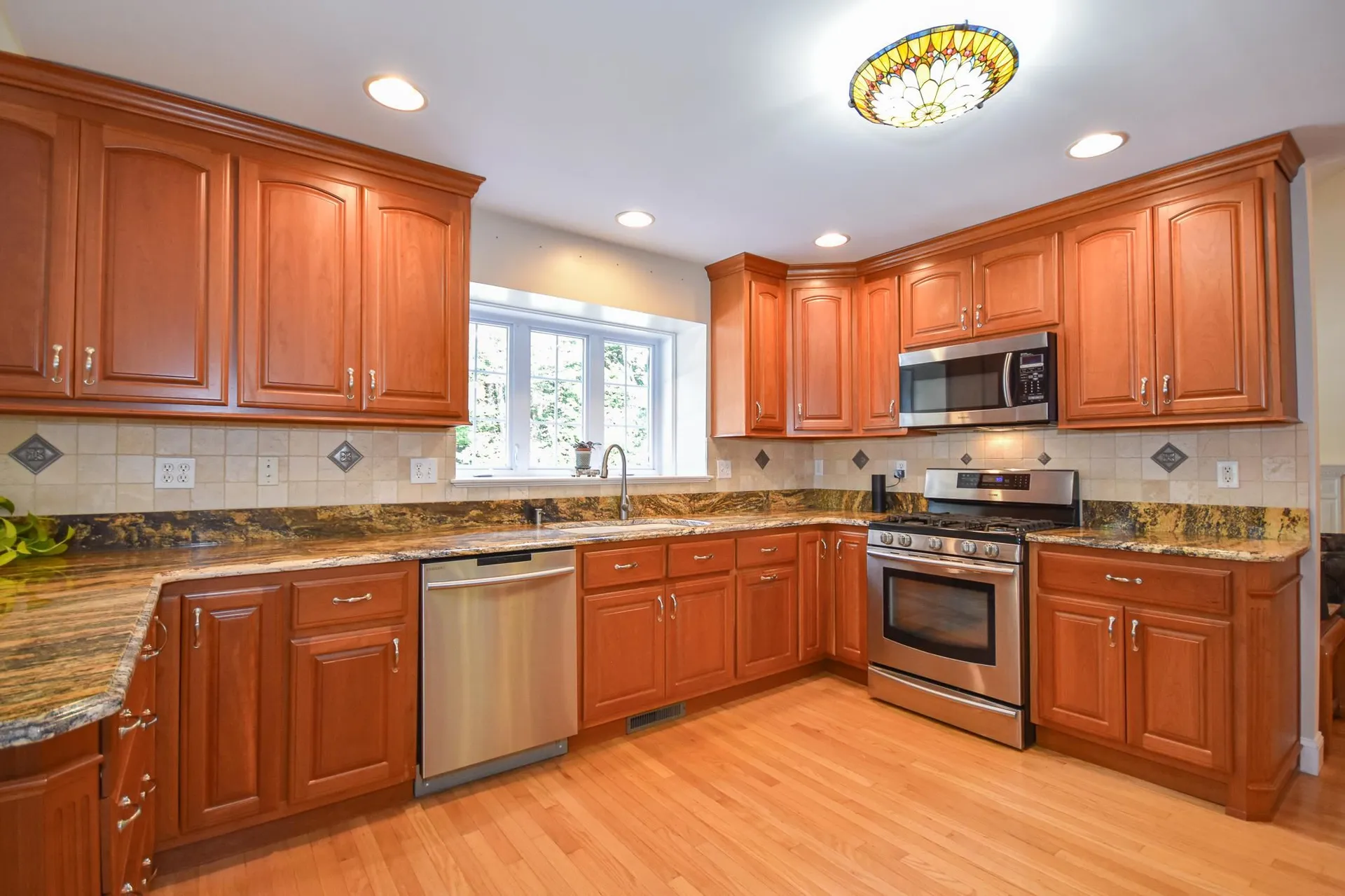 18 Quaker Lane Dover NH 03820