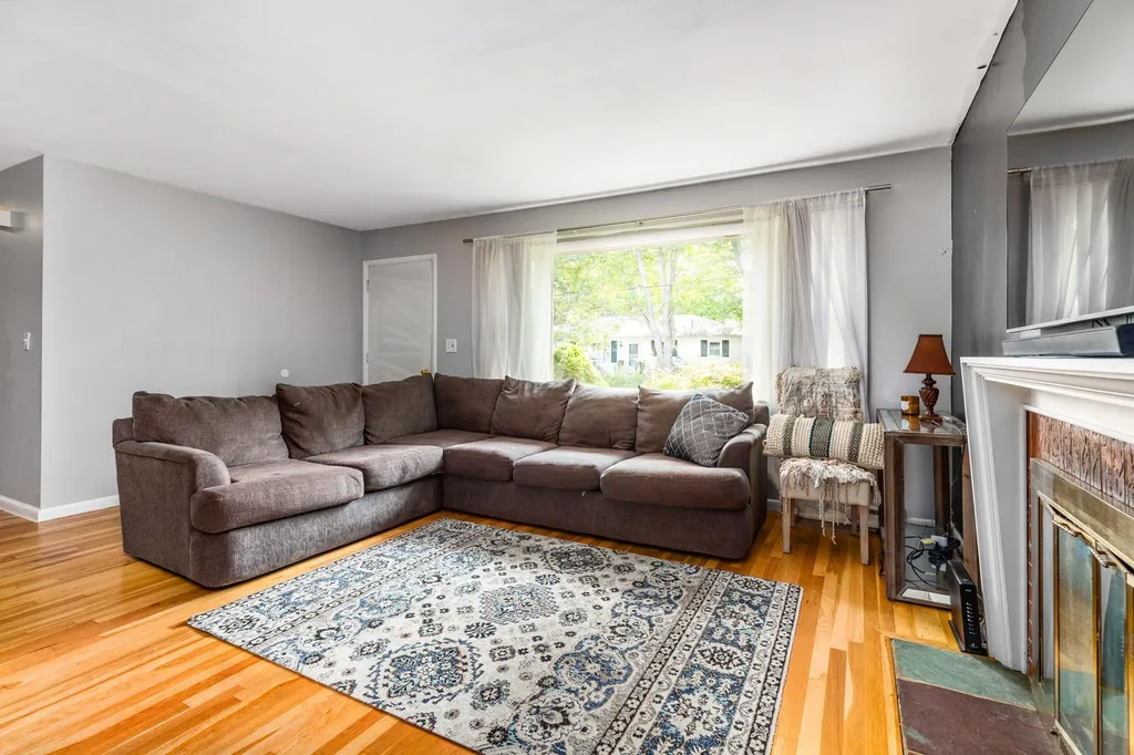 9 Richard Street Hampton NH 03842