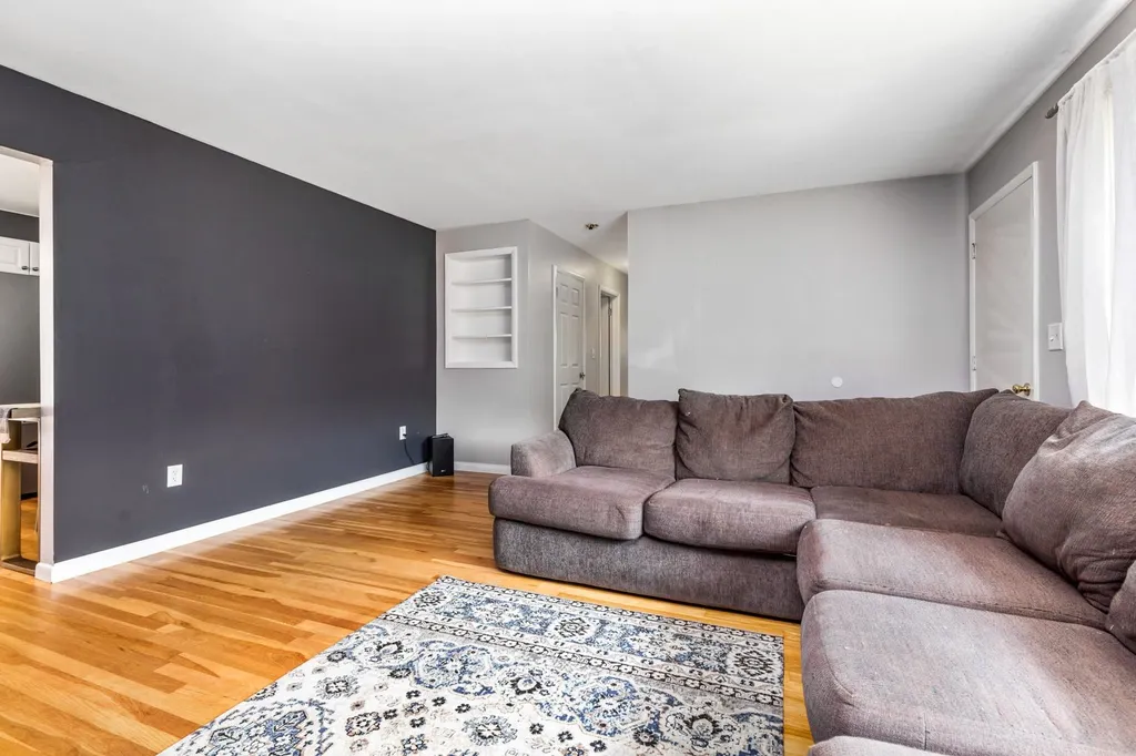 9 Richard Street Hampton NH 03842