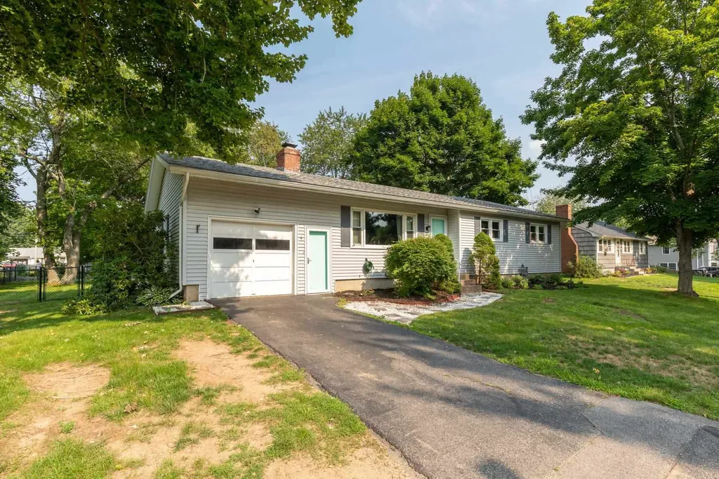 9 Richard Street Hampton NH 03842