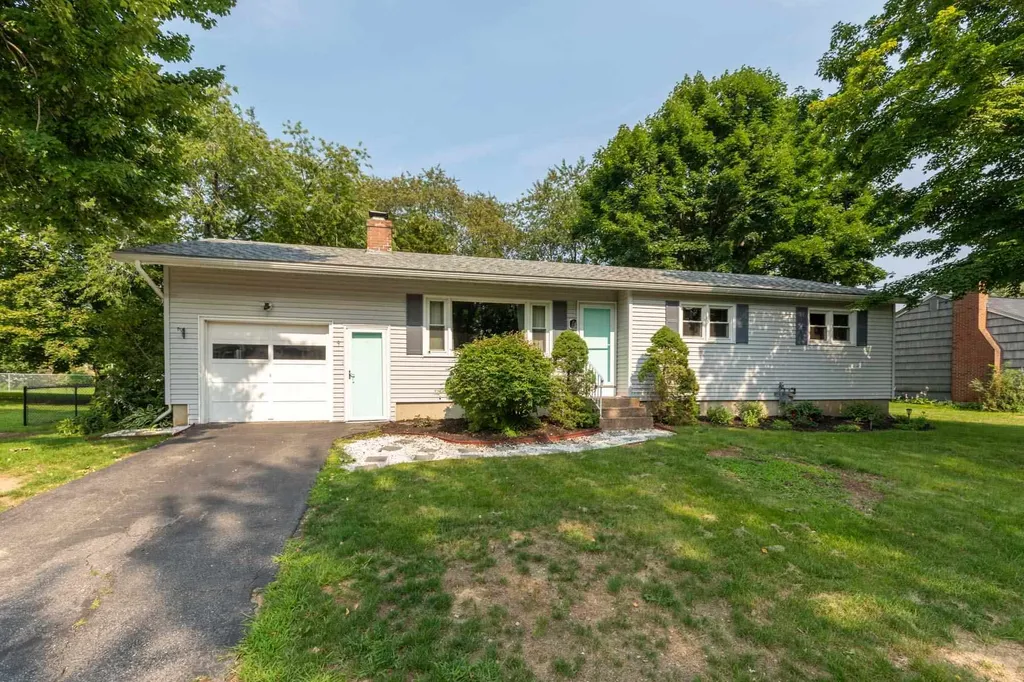9 Richard Street Hampton NH 03842