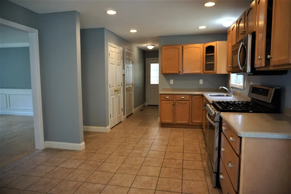 38 Cherrywood Drive Nashua NH 03062