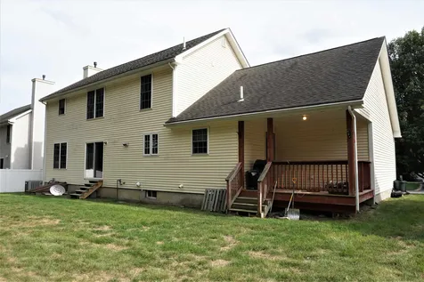 38 Cherrywood Drive Nashua NH 03062