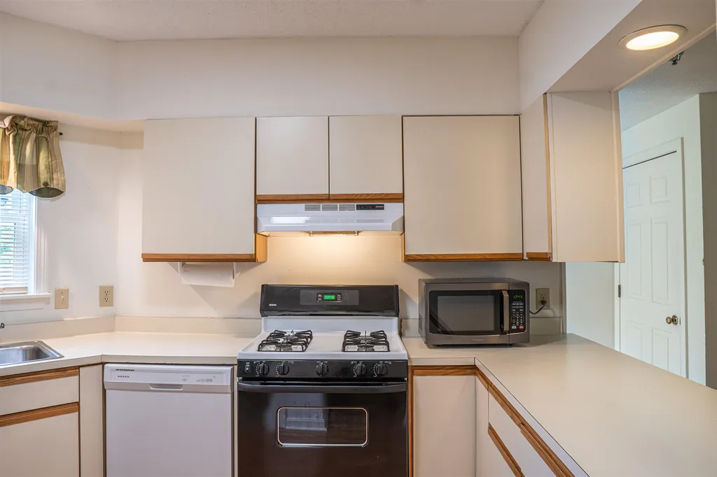 40 Wolf Road Lebanon NH 03766