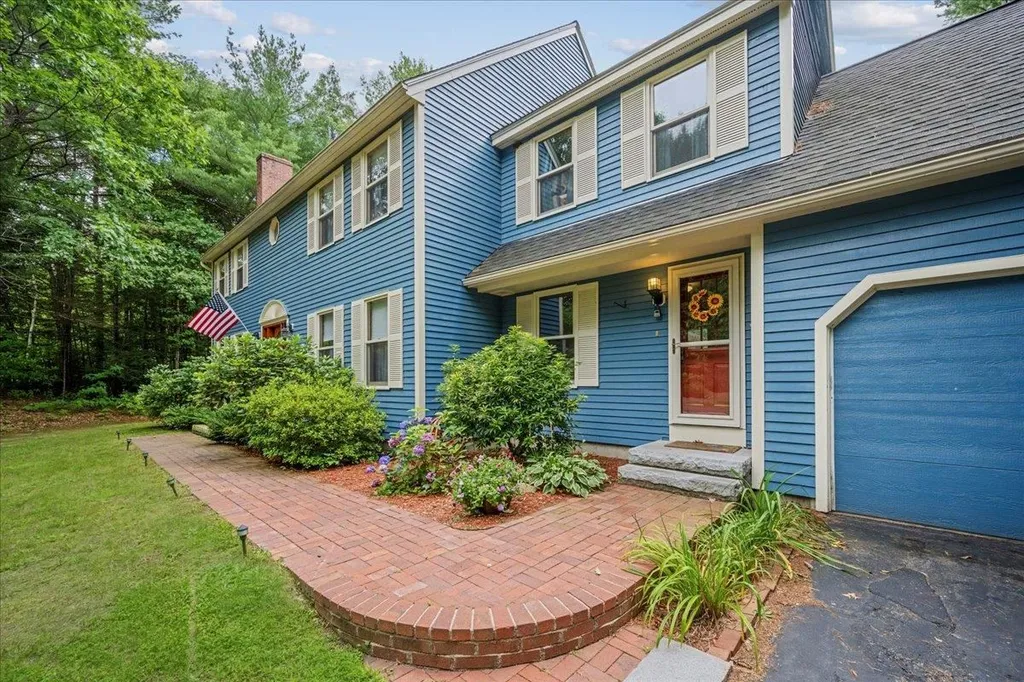 6 Currier Drive Bow NH 03304