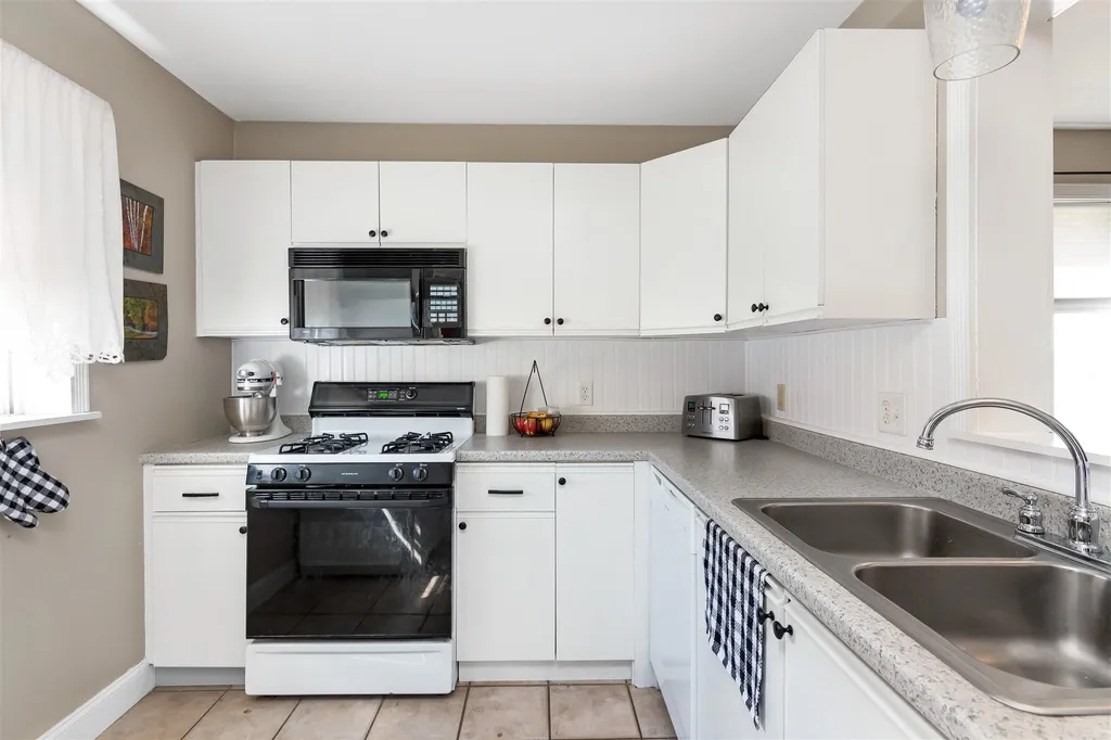 43 Colonial Road Fairfax VT 05454