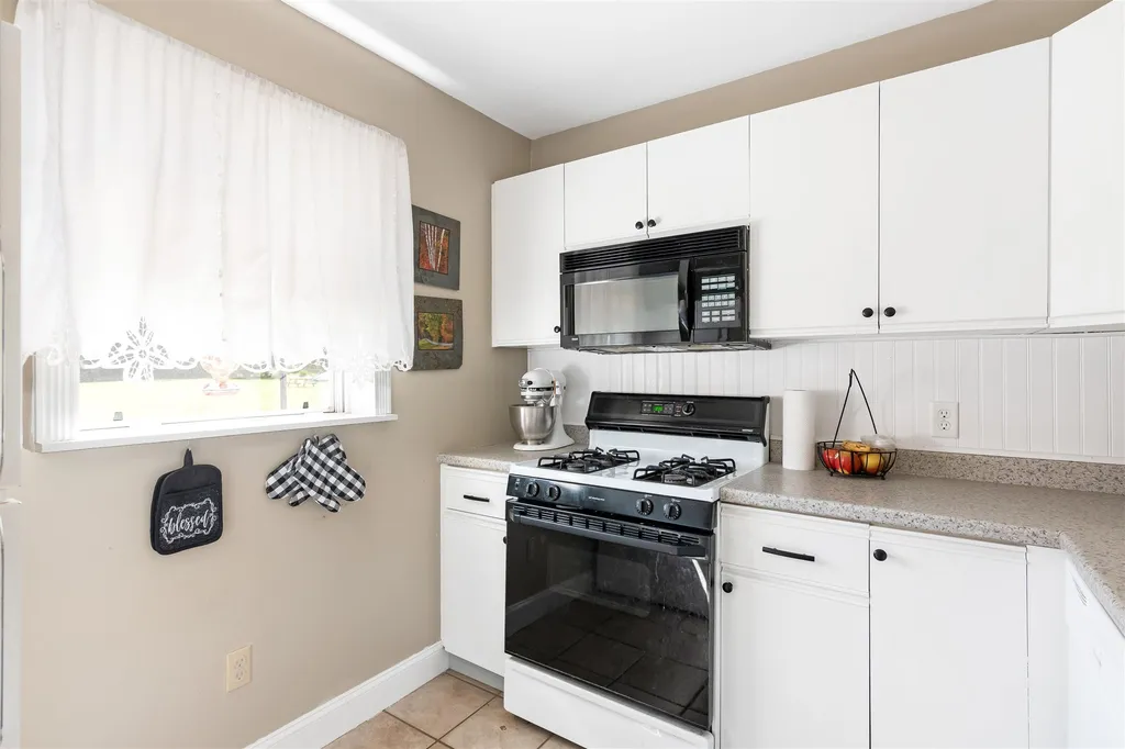 43 Colonial Road Fairfax VT 05454