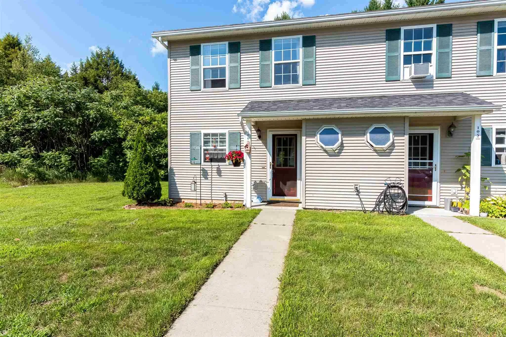 43 Colonial Road Fairfax VT 05454
