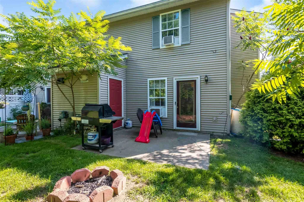 43 Colonial Road Fairfax VT 05454