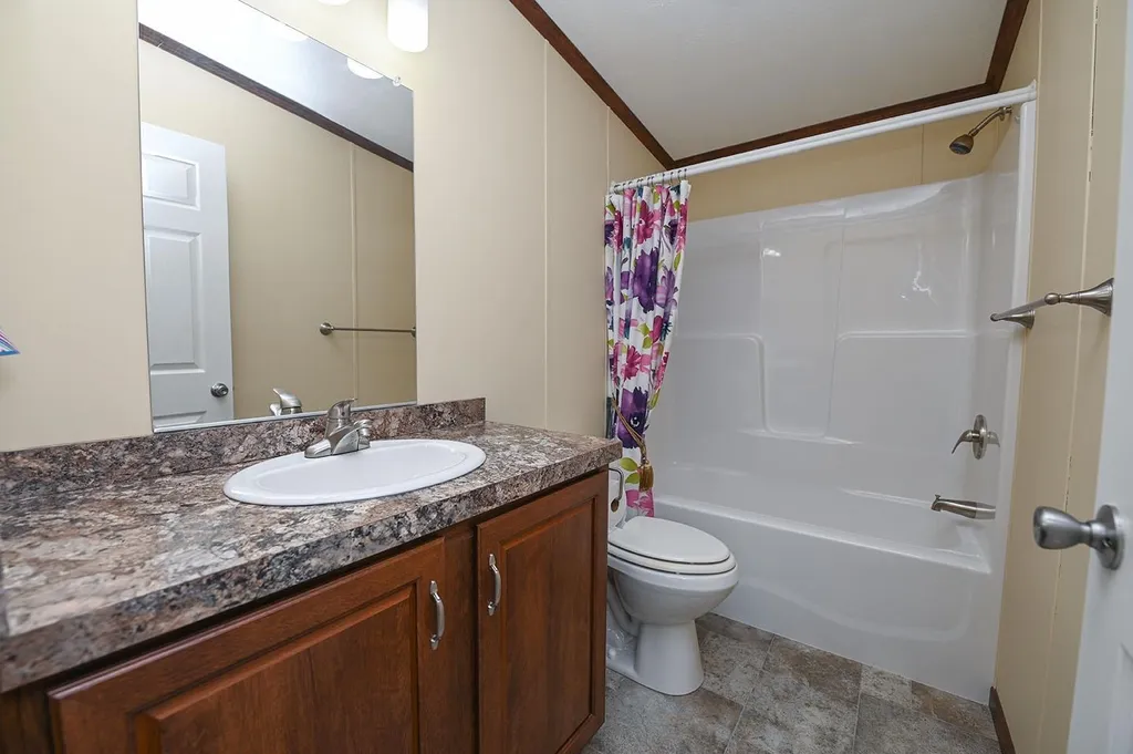 24 Meredith Drive Hampstead NH 03841