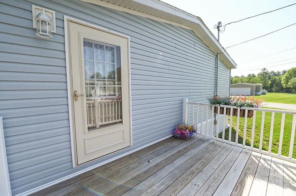 24 Meredith Drive Hampstead NH 03841