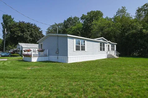 24 Meredith Drive Hampstead NH 03841