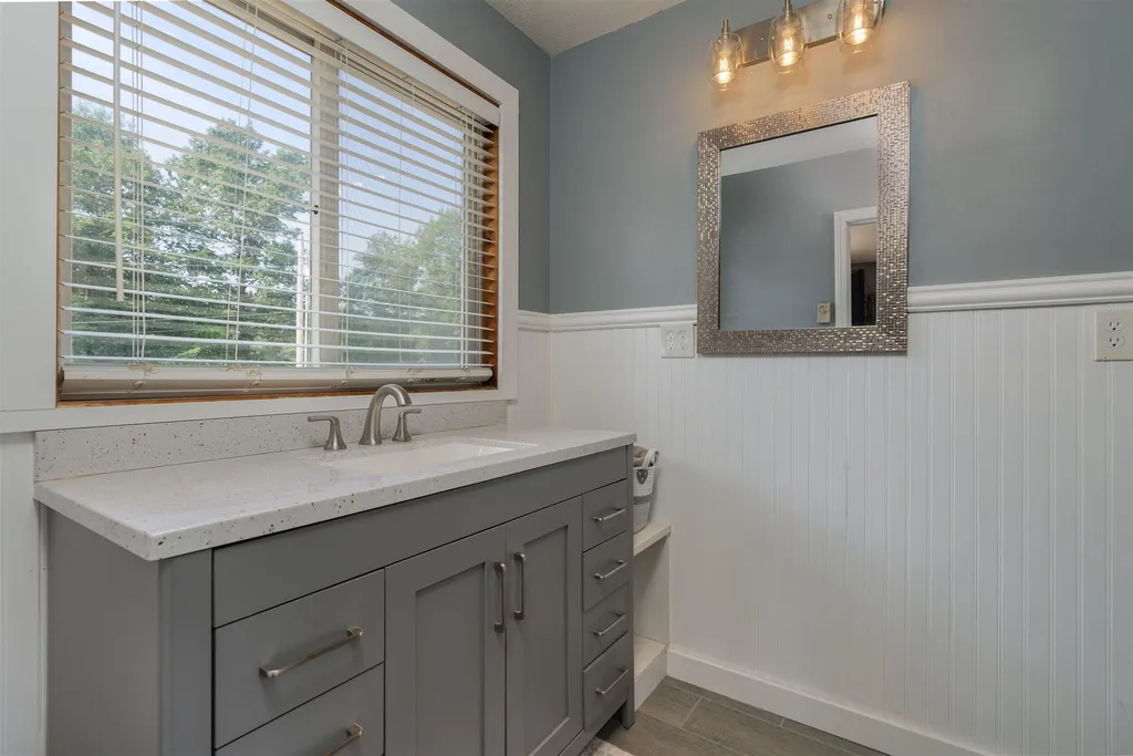 60 O'connell Court Hartford VT 05001
