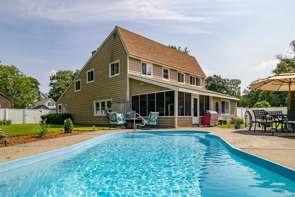 60 O'connell Court Hartford VT 05001