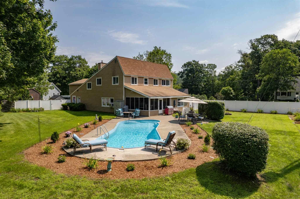 60 O'connell Court Hartford VT 05001