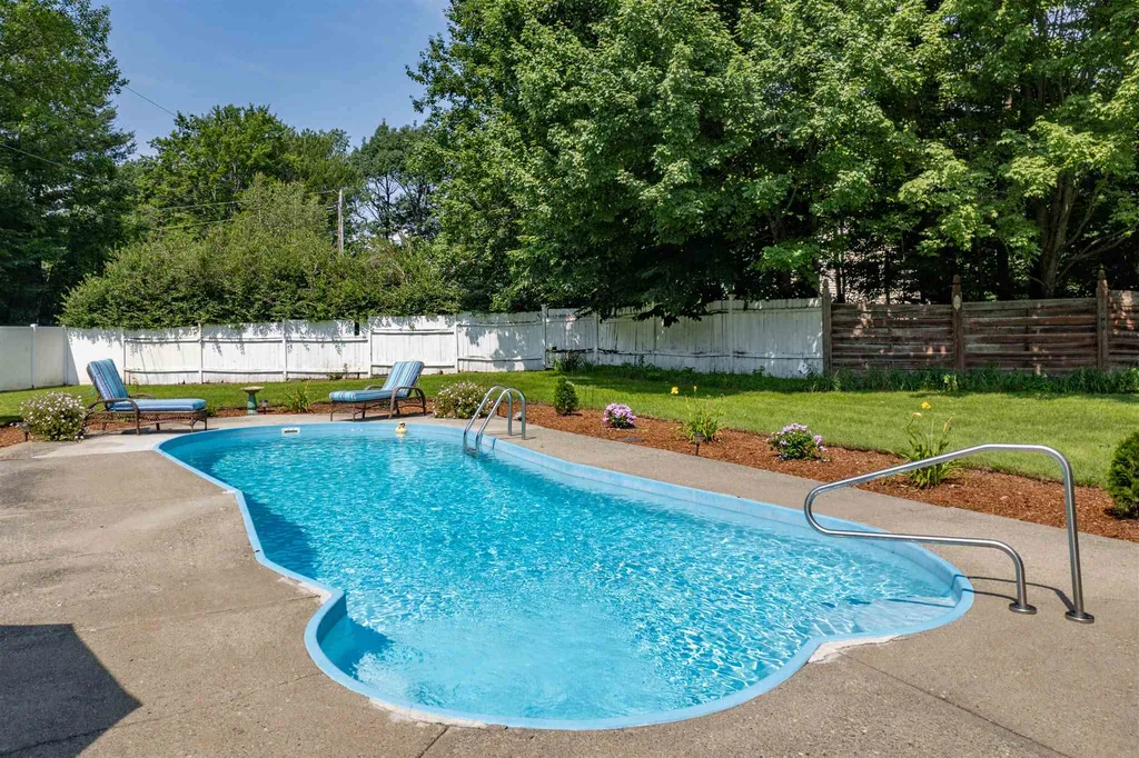 60 O'connell Court Hartford VT 05001