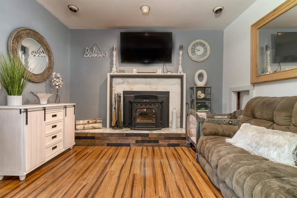 60 O'connell Court Hartford VT 05001