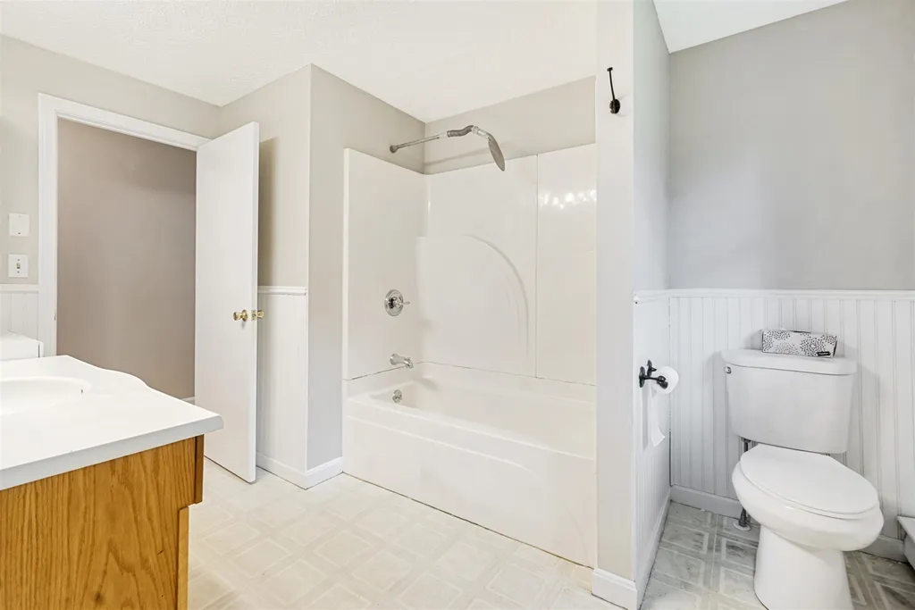 424 S Baboosic Lake Road Merrimack NH 03054