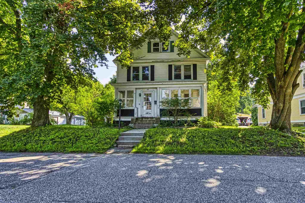 22 South Street Newport NH 03773