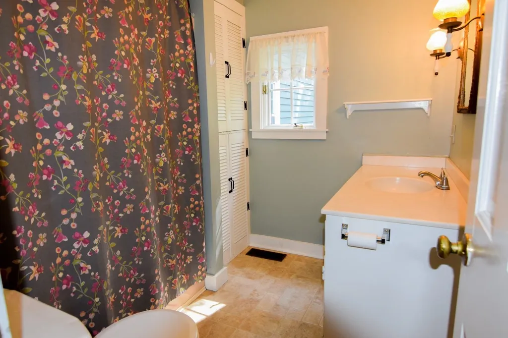 18 Gale Road Andover NH 03216