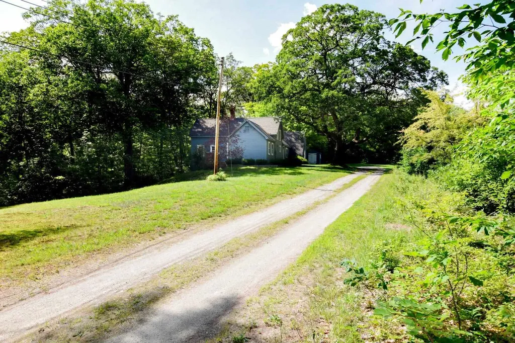 18 Gale Road Andover NH 03216