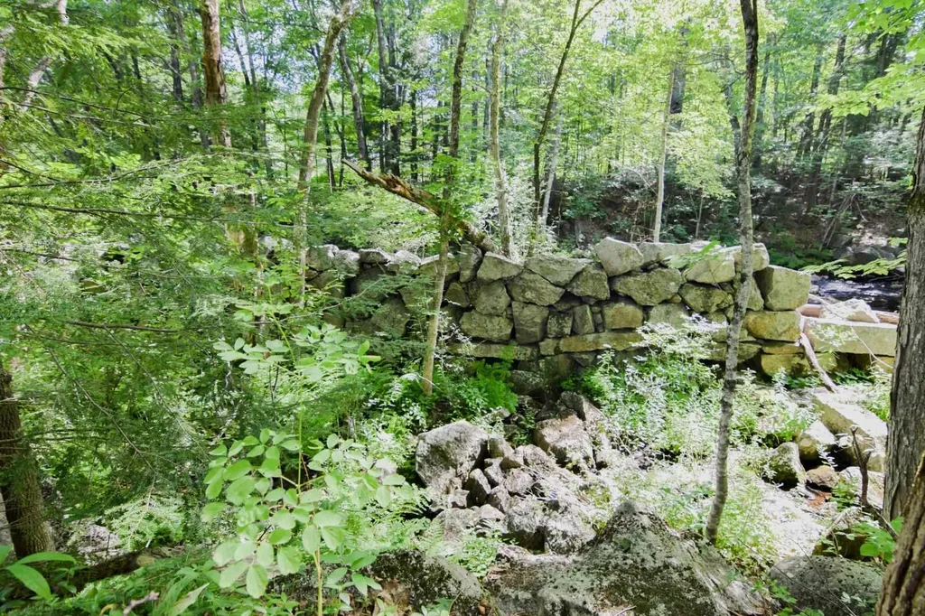 18 Gale Road Andover NH 03216