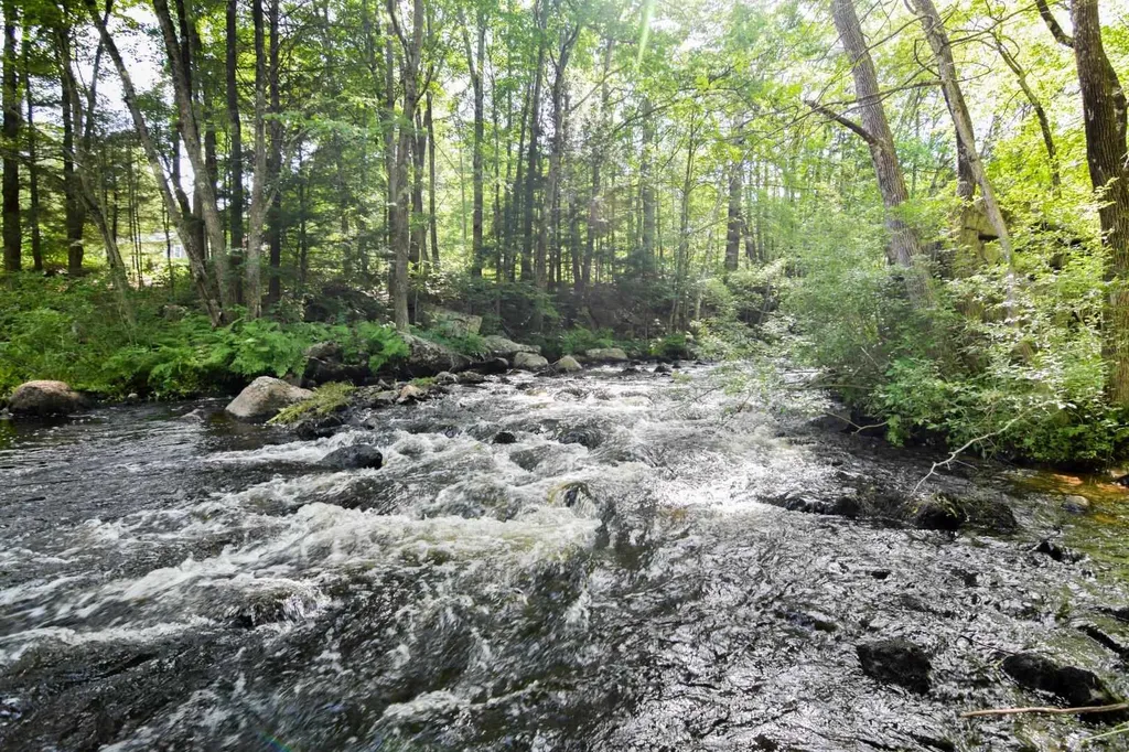 18 Gale Road Andover NH 03216