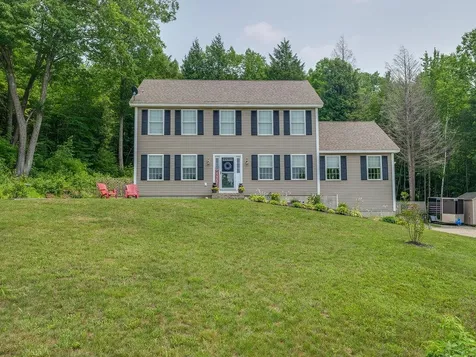 18 Knapton Circle Antrim NH 03440