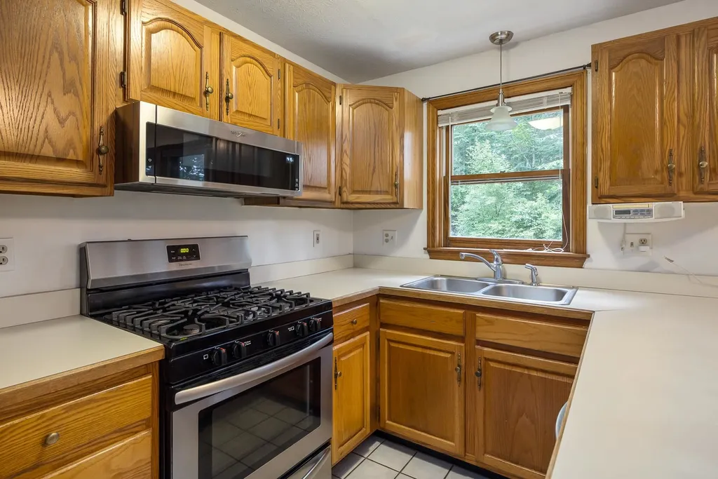 29 Coastal Way Greenland NH 03840
