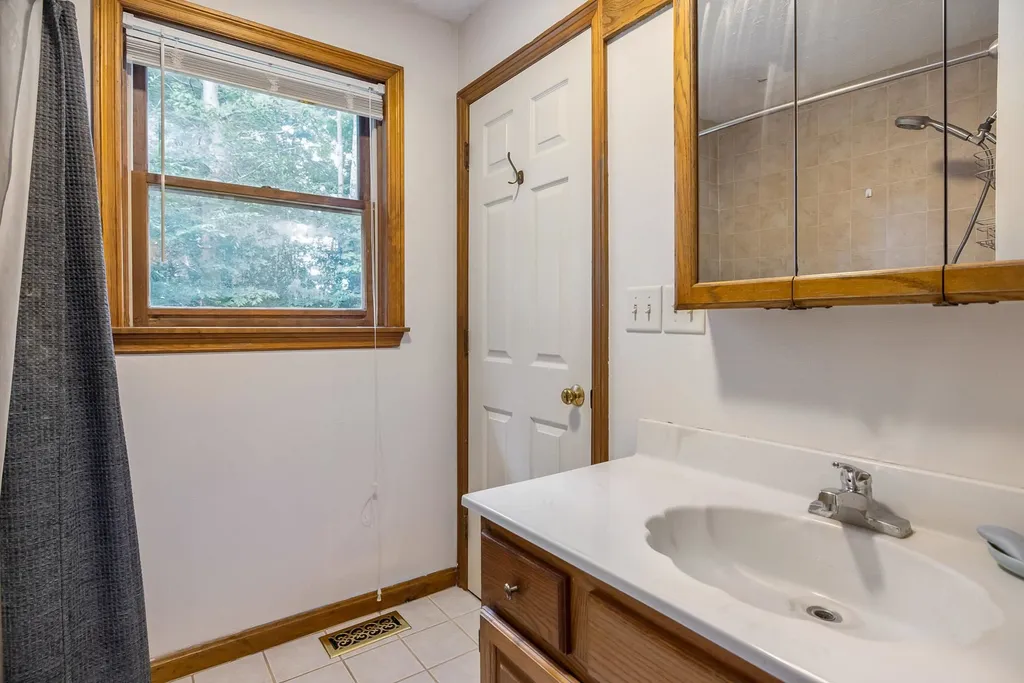 29 Coastal Way Greenland NH 03840