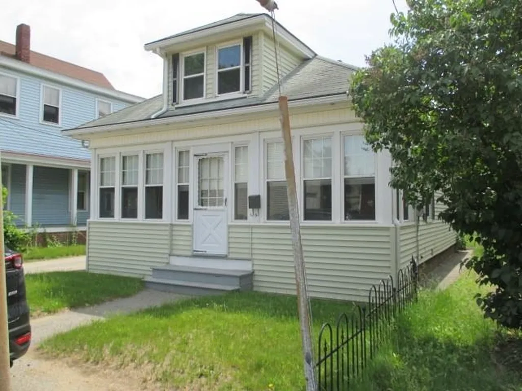 5 Glenwood Avenue Rochester NH 03867