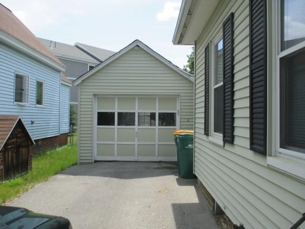 5 Glenwood Avenue Rochester NH 03867