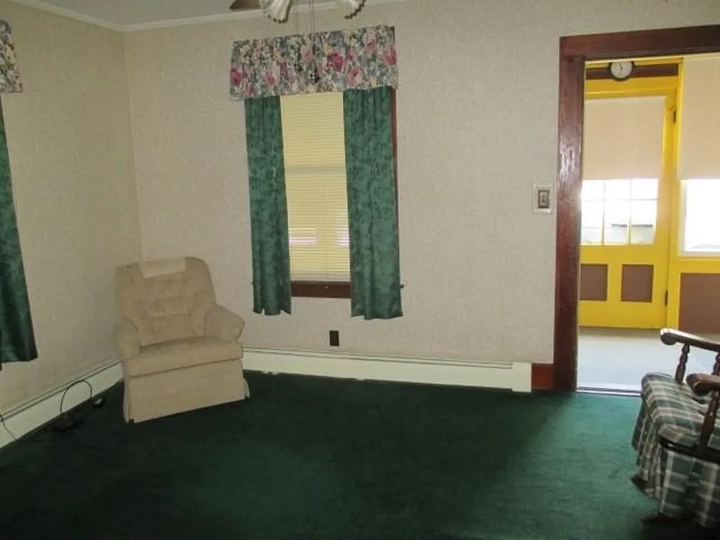 5 Glenwood Avenue Rochester NH 03867