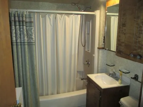 5 Glenwood Avenue Rochester NH 03867