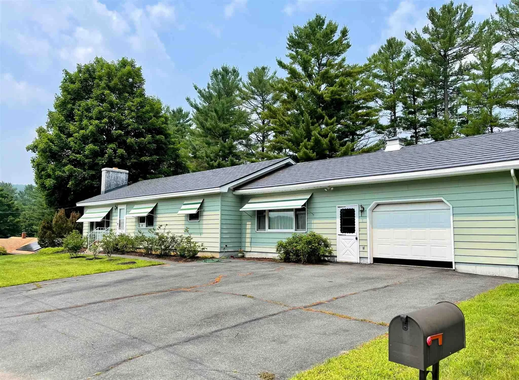 27 Crestwood Drive St. Johnsbury VT 05819