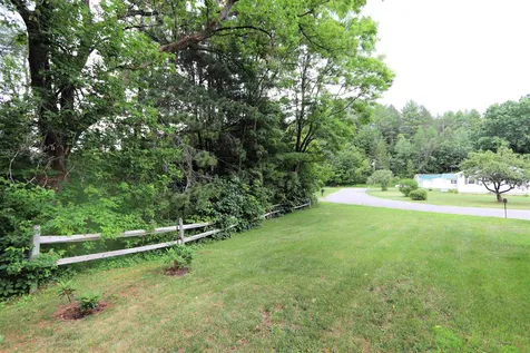 27 Crestwood Drive St. Johnsbury VT 05819
