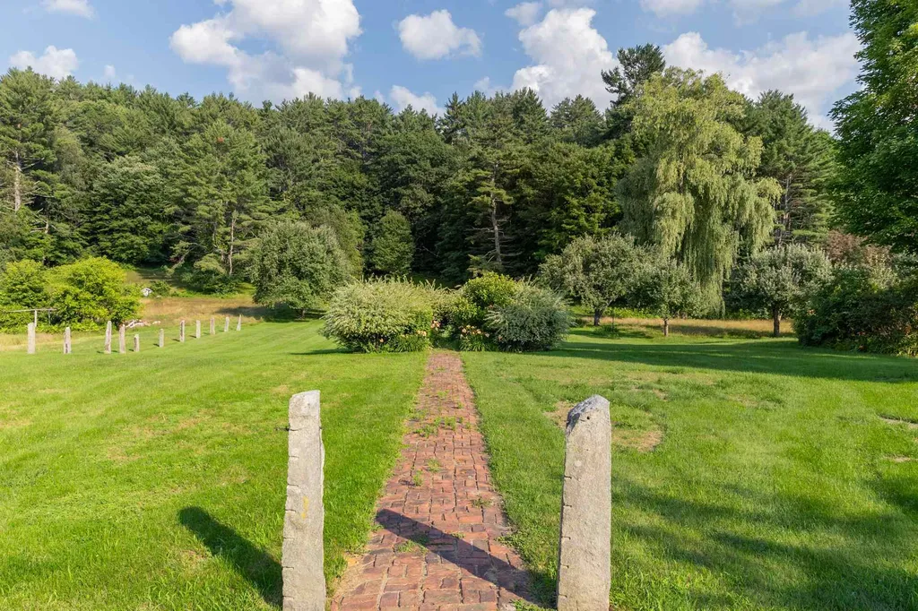 26 Morey House Drive Orford NH 03777