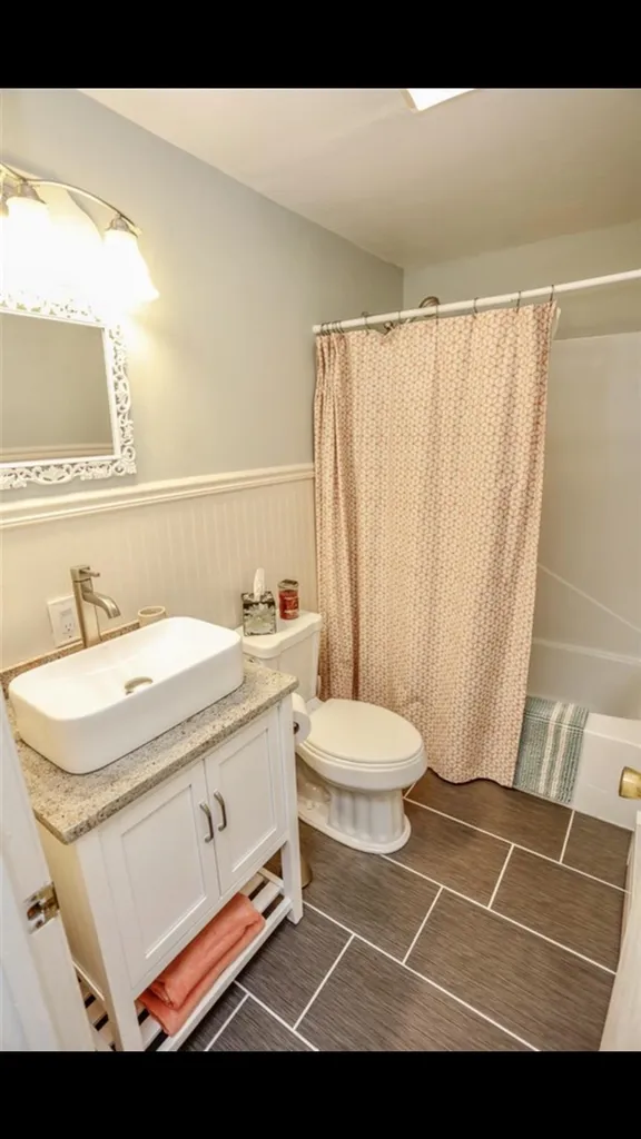 13 Phillipswood Road Sandown NH 03873