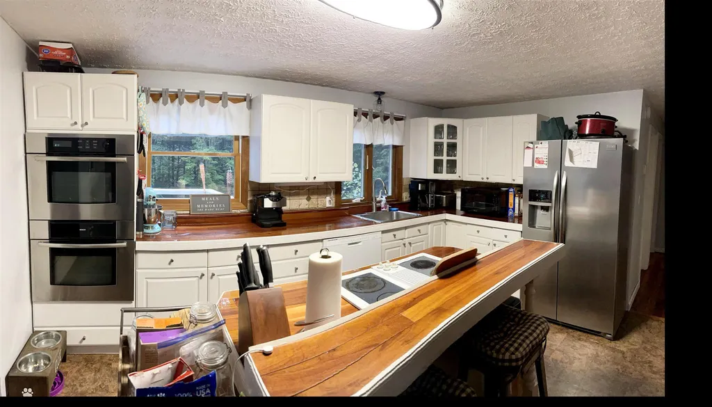 13 Phillipswood Road Sandown NH 03873