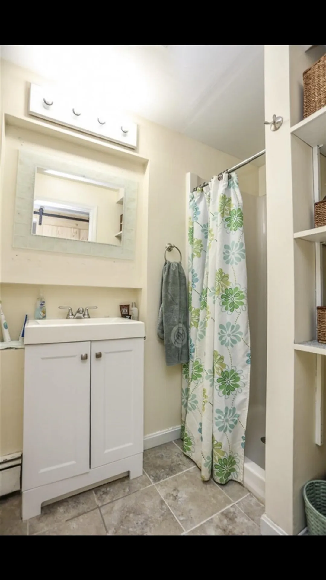 13 Phillipswood Road Sandown NH 03873