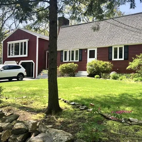 13 Phillipswood Road Sandown NH 03873