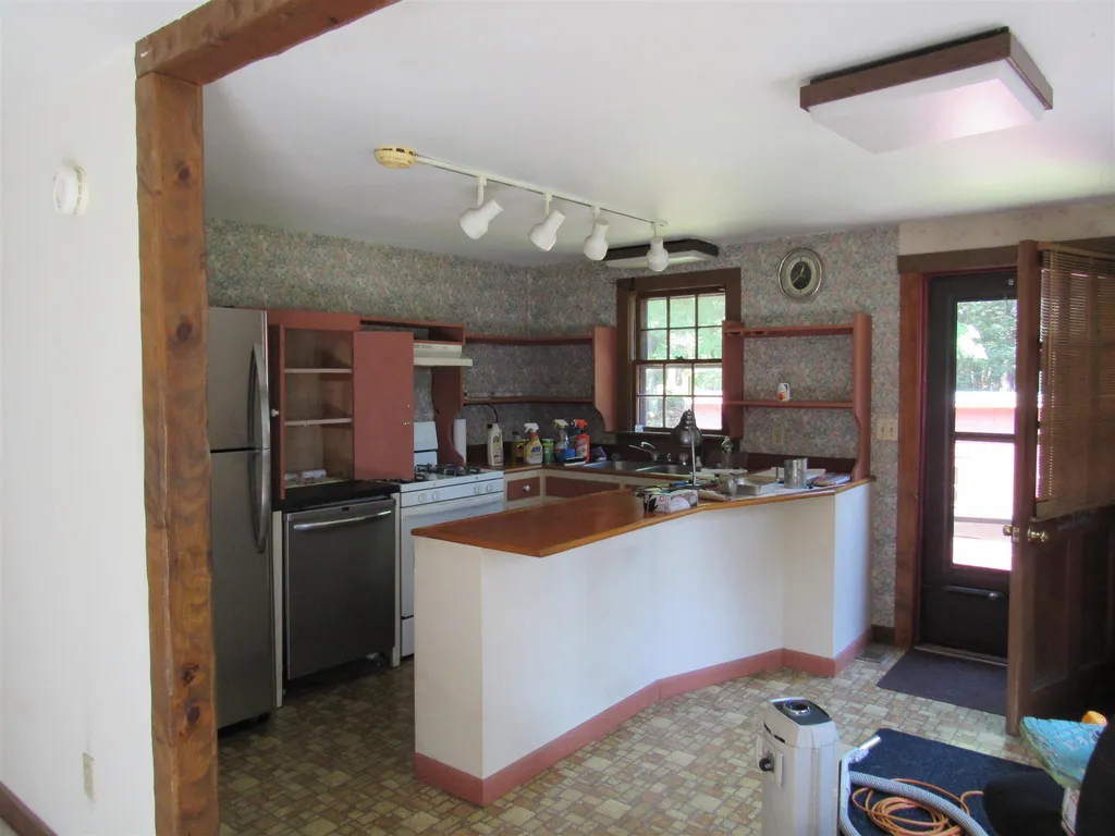11 Lewis Road Swanzey NH 03446