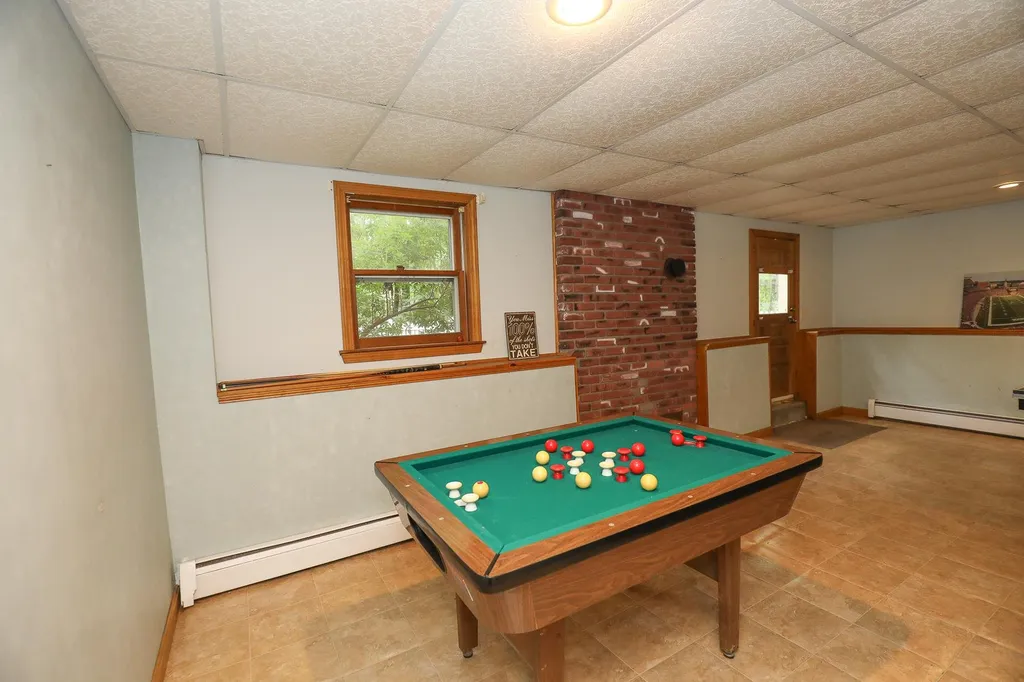 2 Brier Lane Derry NH 03038